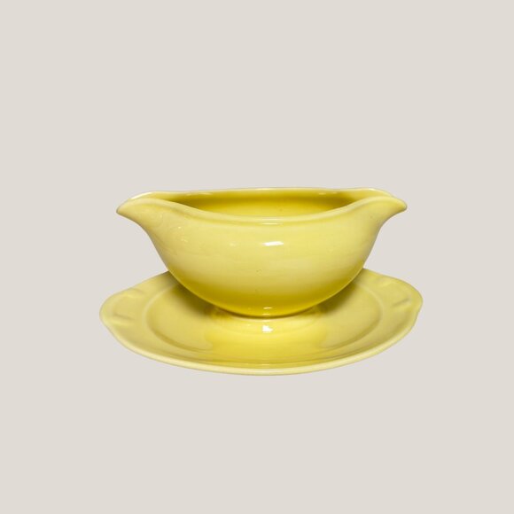 3 Vintage Lu-Ray Pastels -  Round Serving Platter, Salt & Pepper, Gravy Boat - Picture 5 of 16